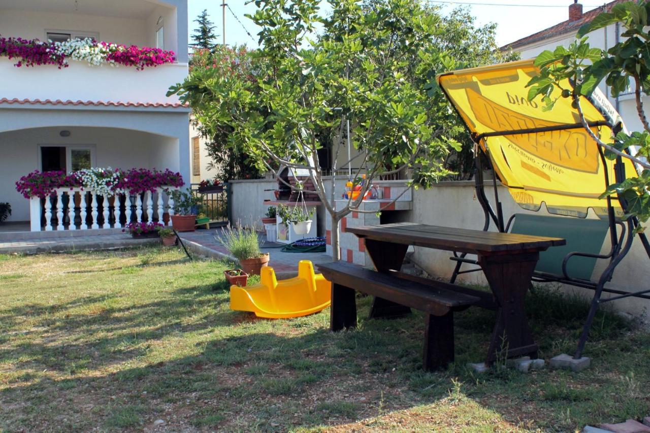 Apartments With A Parking Space Seline, Paklenica - 6603 Starigrad Paklenica Exteriör bild