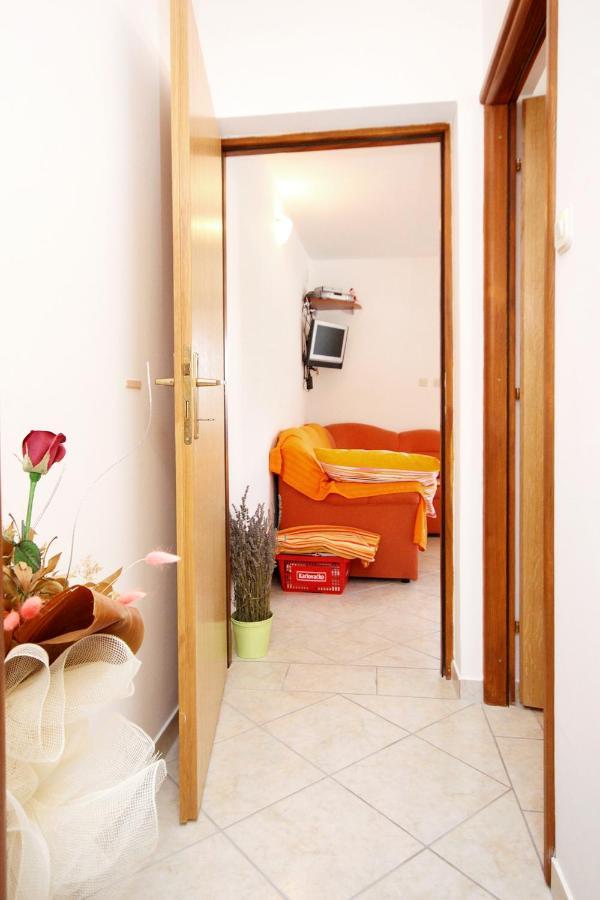 Apartments With A Parking Space Seline, Paklenica - 6603 Starigrad Paklenica Exteriör bild