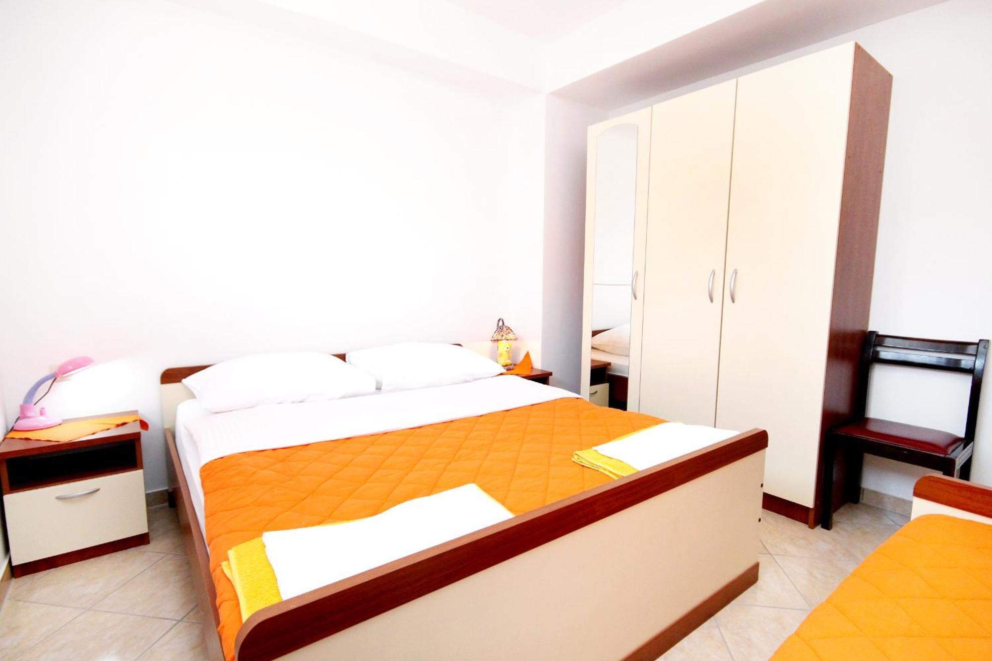 Apartments With A Parking Space Seline, Paklenica - 6603 Starigrad Paklenica Rum bild